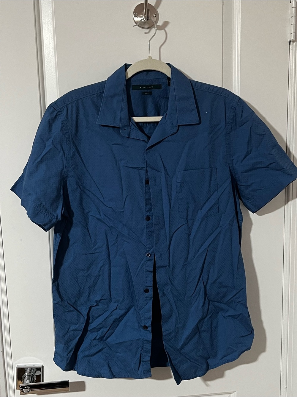 Perry Ellis Short sleeve button down dress shirt Men’s Large 100% cotton